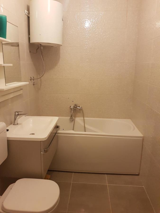 Apartment Sretni Dimnjacar Osijek Exterior foto